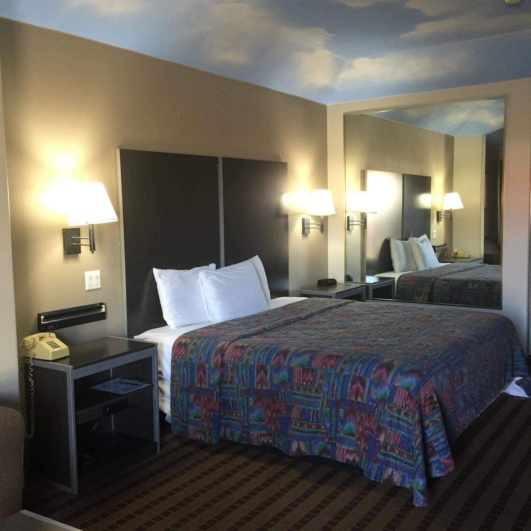 Camelot Inn And Suites Hobby Gulf Freeway Pasadena Luaran gambar